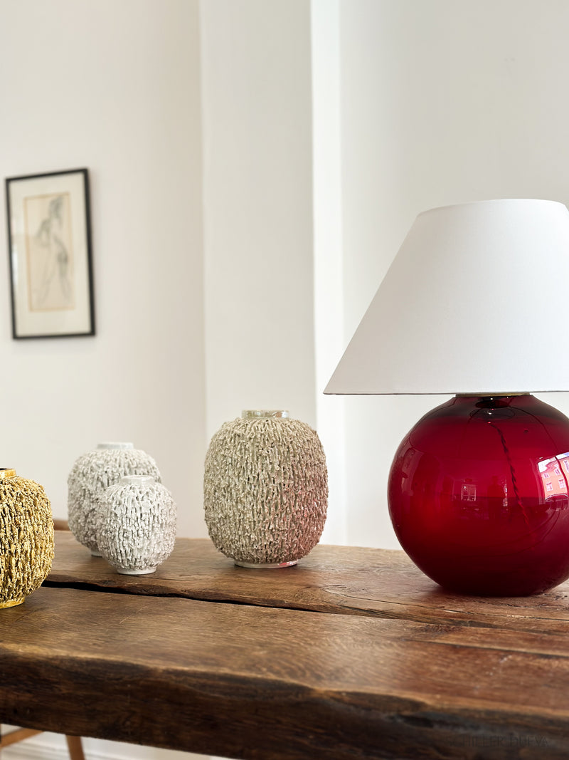 Red glass table lamp