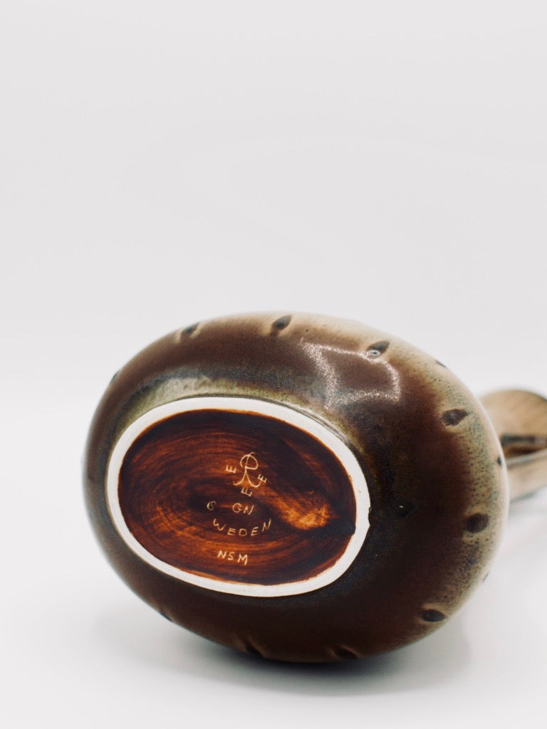 Gunnar Nylund vase with handle