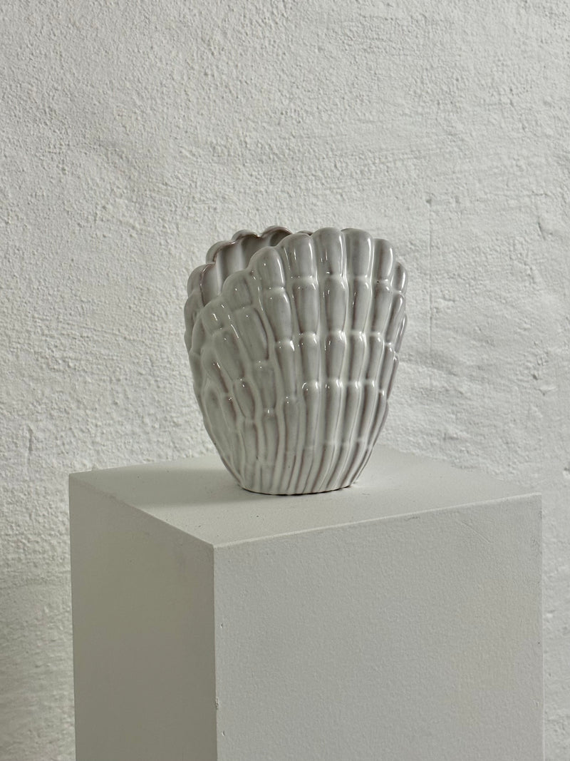 Vicke Lindstrand Small White Clam Vase