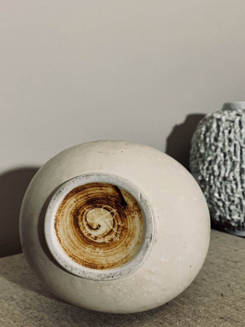 Gunnar Nylund vase with handle